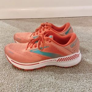 Brook’s Adrenaline GTS 22